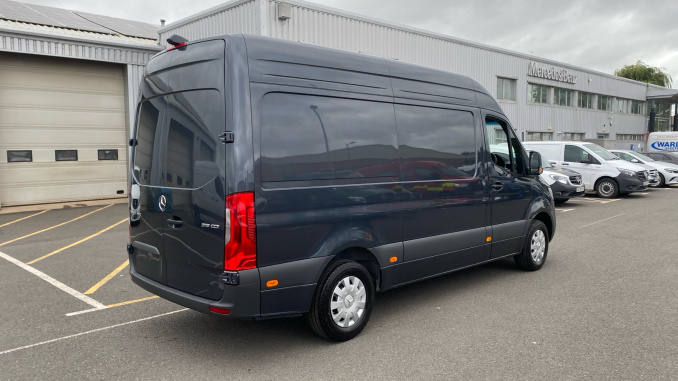 Mercedes-Benz Sprinter 315Cdi L2 Diesel Rwd 3.5t H2 Pro Van - Image 9